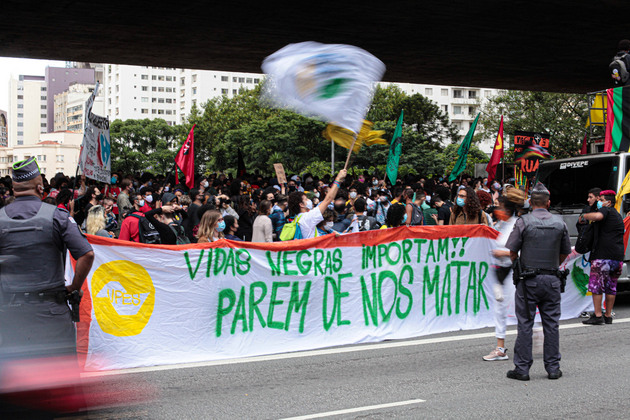 Protesta en São Paulo por el asesinato de João Alberto Freitas. Se incrementa la violencia racial en Brasil.
