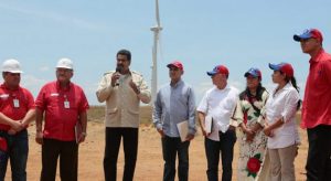 El presidente venezolano Nicolás Maduro en el parque eólico La Guajira en el estado Zulia en 2013. Foto: Ministerio de Comunicación de Venezuela