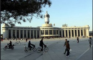 Vista del centro de la ciudad de Tianjin, China, única gran economía que crecerá en 2020 entre las que están en desarrollo en Asia. La recuperación de la región en 2021 se da como un hecho, aunque con riesgos si se prolonga la pandemia covid-19. Foto: BM