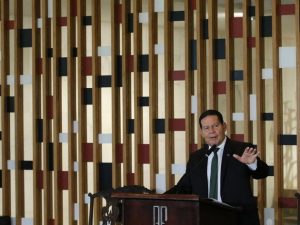 El vicepresidente Hamilton Mourão, un general retirado, sostiene que el gobierno, presidido por elex capitán Jair Bolsonaro, es producto de la alternancia en el poder. Después de 33 años de la Nueva República, nombre dado al proceso de redemocratización de Brasil desde 1985, tras 21 años de ditadura, es legítimo que los militares vuelvan a gobernar. Una tesis que en las elecciones municipales resultó claramente derrotada. Foto: Fabio Rodrigues Pozzebom/Agência Brasil