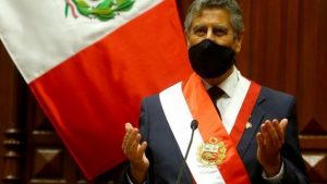 Francisco Sagasti, ltras asumir como presidente interino de Perú, lo que alivió la crisis institucional del país. Foto: Presidencia de Perú