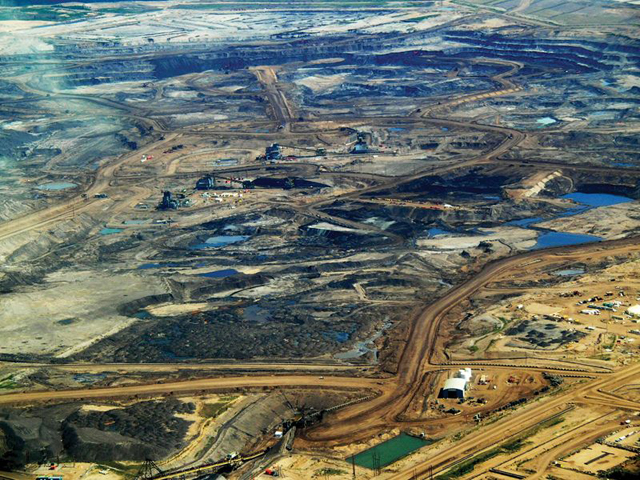 Las contaminantes arenas bituminosas de Alberta, en Canadá, ya no contarán con un oleoducto para llevar su producción hasta las costas de Texas, en Estados Unidos. Foto: Dru Oja Jay/ CC 2.0