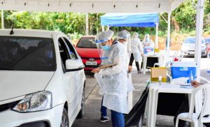 La vacunación en Manaus, capital del estado de Amazonas, es más acelerada que en el resto de Brasil, en un esfuerzo para controlar la pandemia, cuya segunda ola provocó el colapso del sistema de salud de la ciudad y muchas muertes por asfixia, ante la escasez de oxígeno. Foto: Valdo Leão / Semcom-Fotos Públicas
