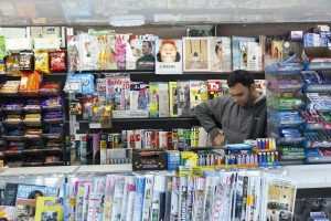 Las noticias locales son un elemento vital de sus comunidades. Foto: Anton Havelaar / Shutterstock