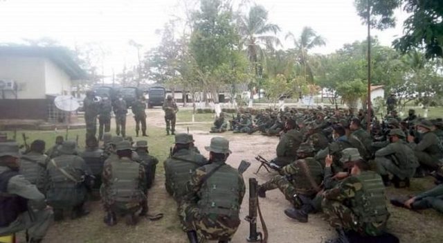 La Fuerza Armada de Venezuela apresta unidades para combatir a grupos irregulares armados que actúan en la frontera con Colombia. Foto: FANB