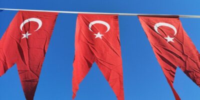 Los periodistas viven en Turquía una creciente asfixia y censura, con presiones policiales y judiciales, de los que no están exentos los periodistas extranjeros, pero que atenaza especialmente a los profesionales de la comunicación del país.