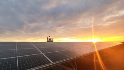 La industria de las baterías de litio crece a nivel mundial. Pero en Bolivia, rico en este recurso, no se considera su uso para el almacenamiento de energías renovables del sistema eléctrico.