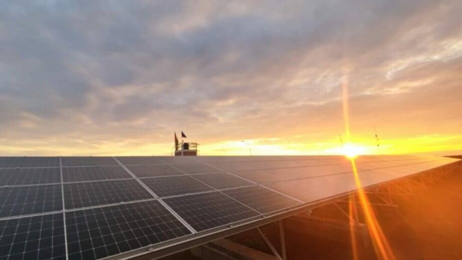 La industria de las baterías de litio crece a nivel mundial. Pero en Bolivia, rico en este recurso, no se considera su uso para el almacenamiento de energías renovables del sistema eléctrico.