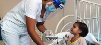 En 14 de 39 países del continente americano faltan médicos, enfermeras y parteras para atender a la población, según un nuevo informe de la Organización Panamericana de la Salud (OPS).