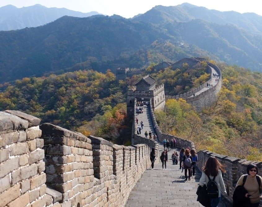El turismo crece moderadamente el turismo en el mundo este año, según nuevos datos de ONU Turismo, que destaca que más de 300 millones de turistas efectuaron viajes internacionales durante el primer trimestre de 2025.
