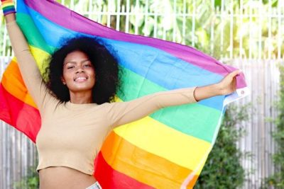 Santa Lucía da un paso histórico al derogar leyes coloniales que criminalizaban a personas LGBTI —una victoria clave en la lucha por los derechos humanos en el Caribe