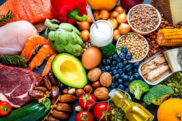 El acceso a una dieta saludable se mantiene como un objetivo difícil en regiones como América Latina y África en razón de su costo, en primer lugar. En el mundo la inseguridad alimentaria ha disminuido, pero aún padecen hambre más de 600 millones de personas, y pesan los riesgos derivados de la crisis climática y los conflictos armados. Imagen: iStock